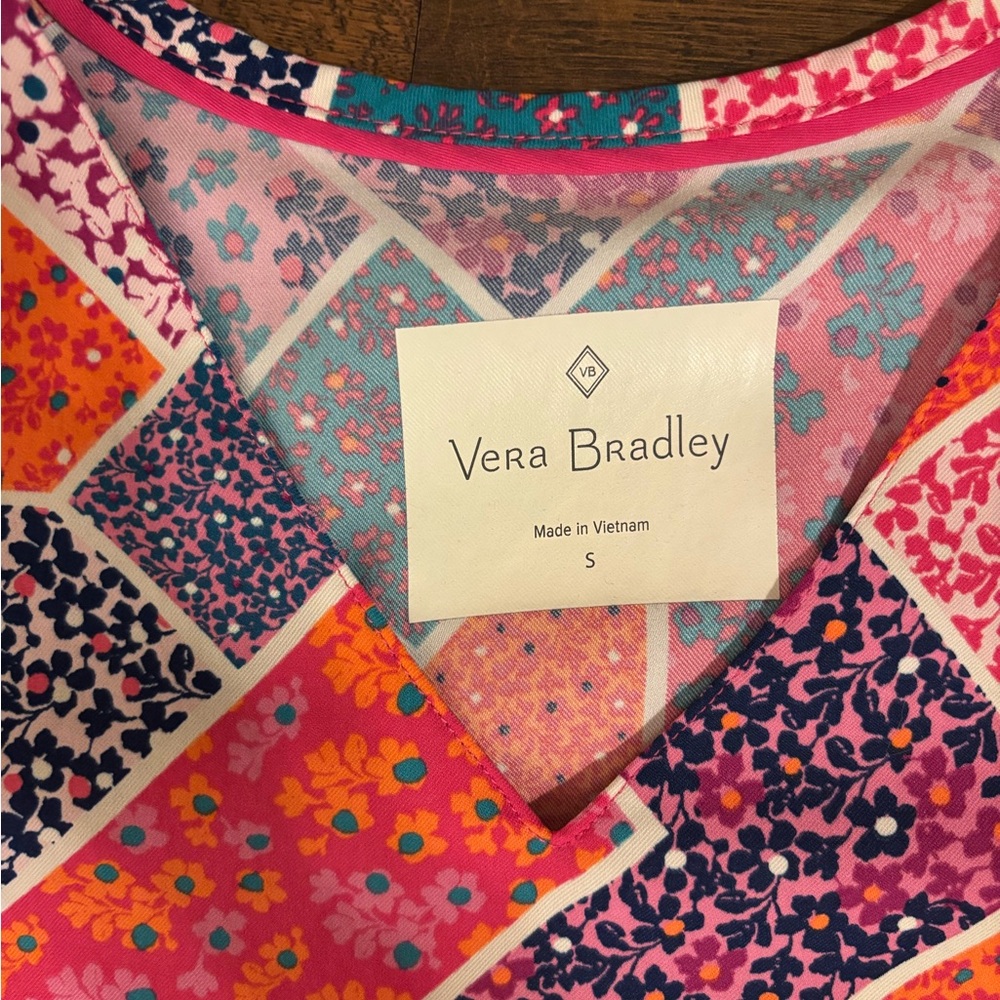 Vera Bradley Lot of Scrub Tops - Picture 4 of 11